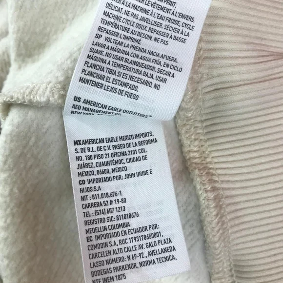 American Eagle Outfitters Cream and Red Graphic Sweater - Picture 9 of 10